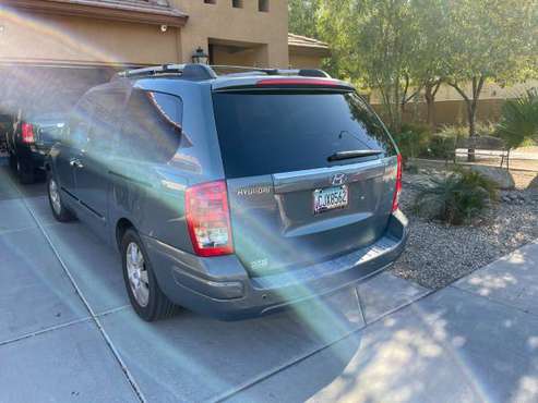 2007 Hyundai entourage - cars & trucks - by owner - vehicle... for sale in Tolleson, AZ