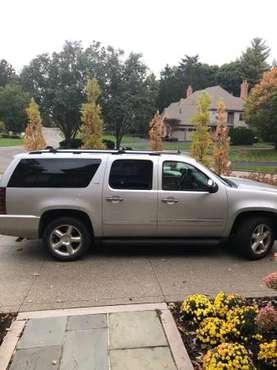 2010 Chevy suburban for sale in Sterling Heights, MI