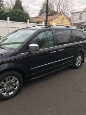 2010 Chrysler town and country limited minivan$4,200 - cars & trucks... for sale in Trenton, PA