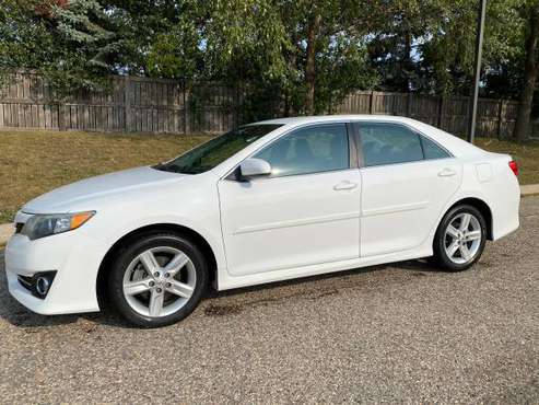 2013 Toyota Camry SE - cars & trucks - by dealer - vehicle... for sale in Eden Prairie, MN