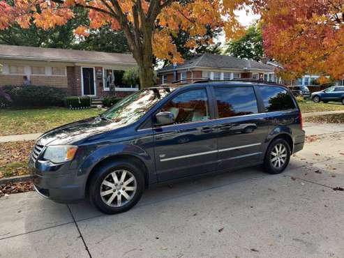 2009 Chrysler Town & country - cars & trucks - by owner - vehicle... for sale in Saint Clair Shores, MI
