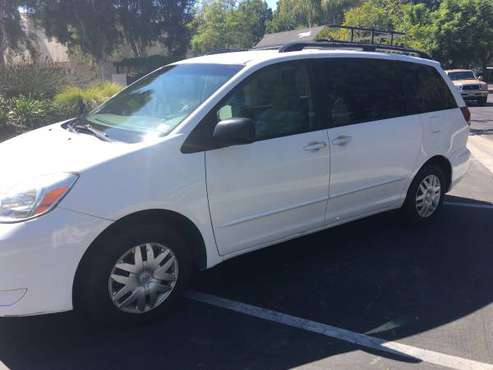 TOYOTA SIENNA LE for sale in Coffeyville, CA