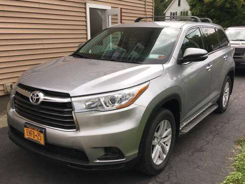 2015 Toyota Highlander WOW only 13,000 miles! LIKE NEW for sale in Dearing, NY