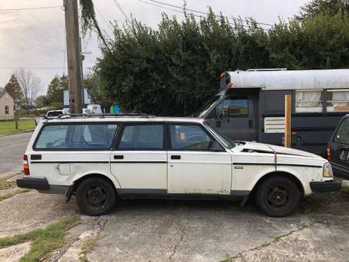 Vintage 1992 White Volvo Station Wagon 240DL - cars & trucks - by... for sale in New Orleans, LA