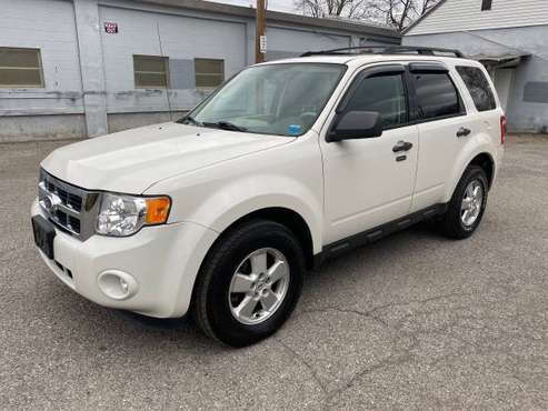 2010 Ford Escape XLT - cars & trucks - by owner - vehicle automotive... for sale in Rochester , NY
