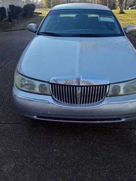 1998 Lincon Town Car - cars & trucks - by dealer - vehicle... for sale in Brentwood, TN