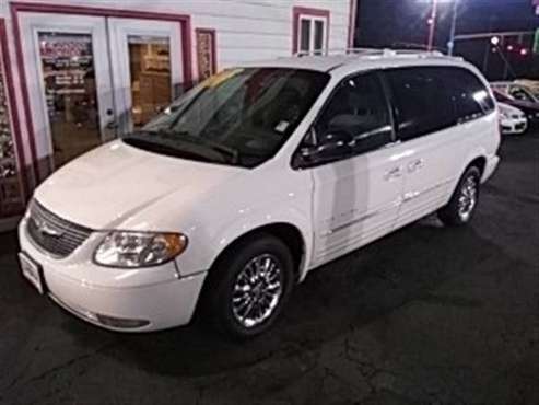 2001 Chrysler Town & Country Limited In-House Financing for Out-House for sale in Lynnwood, WA