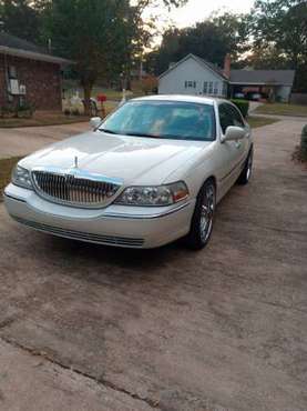 03 Lincoln Town car 148k - cars & trucks - by owner - vehicle... for sale in Montgomery, AL