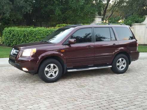 2007 Honda Pilot EXL Third Row/Sunroof/Leather/Navigation - cars &... for sale in Naples, FL