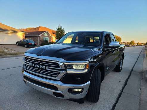 2020 ram 1500 HEMI , 16k miles only - cars & trucks - by owner -... for sale in Arlington, TX