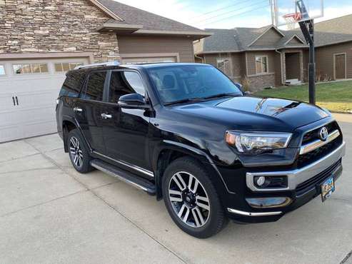 **BEAUTIFUL Toyota 4Runner Limited - 2018 - cars & trucks - by owner... for sale in Sioux Falls, SD