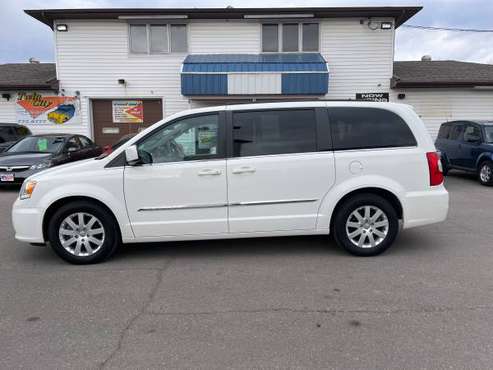 2013 Chrysler Town and Country/91k Miles/2000 DOWN! for sale in Grand Forks, ND