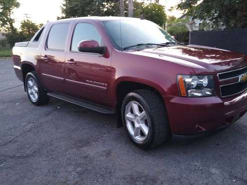 2008 Chevy avalanche for sale in Buffalo, NY
