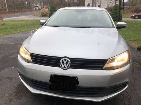 2012 VW Jetta 2.5SE - cars & trucks - by owner - vehicle automotive... for sale in Hamden, CT