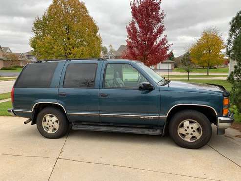 1995 Chevy Tahoe for sale in Pewaukee, WI