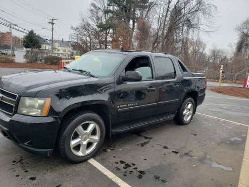 2007 Chevy avalanche ltz - cars & trucks - by owner - vehicle... for sale in Manchester, NH