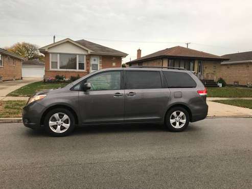 2013 Toyota Sienna 8 Passengers Minivan - cars & trucks - by owner -... for sale in Chicago, IN