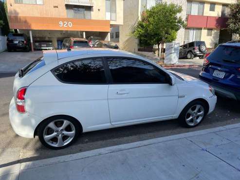 White Hyundai 2007 clean, well kept for sale in Los Angeles, CA