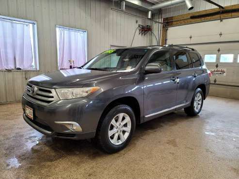 2011 TOYOTA HIGHLANDER SE AWD 4DR SUV - - by for sale in Cambridge, MN