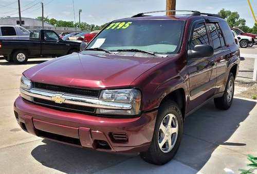 2005 Chevrolet Trailblazer LS - cars & trucks - by dealer - vehicle... for sale in Wichita, KS