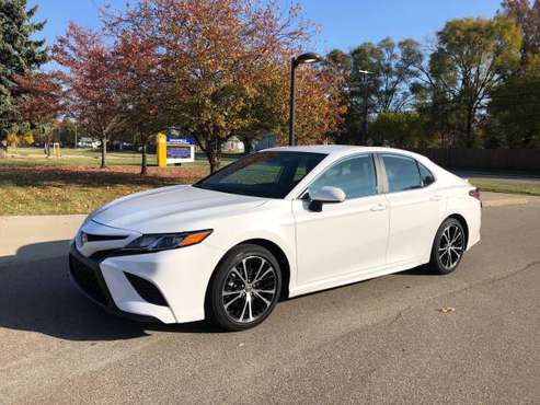 2020 TOYOTA CAMRY SE NIGHT SHADE EDITION 17K MILES LEATHER BACKUP... for sale in Madison Heights, MI