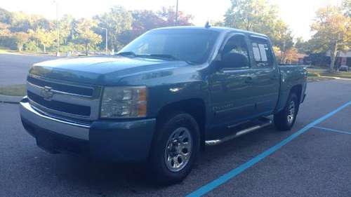 2007 CHEVY SILVERADO Z71 4X4 Powerful 5.3 V8 4 Door Ready to Pull -... for sale in Memphis, TN