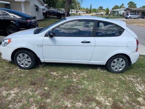2011 Hyundai Accent 2dr Hatchback for sale in Holiday, FL