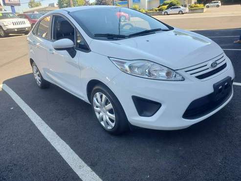 2012 Ford Fiesta S 5speed manual 4Cylinder Gas Saver Low Miles... for sale in Gresham, OR