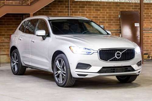 2019 *Volvo* *XC60* *T6 AWD Momentum* Bright Silver for sale in Arlington Heights, IL