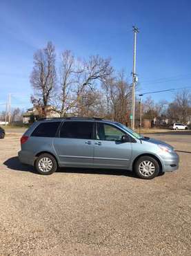 2007 Toyota Sienna LE - cars & trucks - by owner - vehicle... for sale in Battle Creek, MI