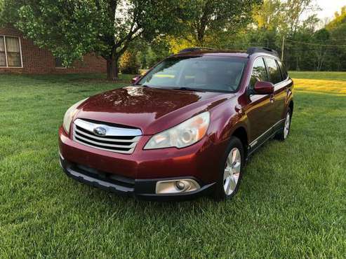 2011 SUBARU OUTBACK LIMITED EXCELLENT CONDITION 1 OWNER - cars & for sale in Charlotte, NC