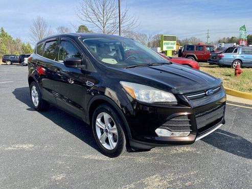 ~2013 Ford Escape SE*Automatic*Leather interior*Sunroof* - cars &... for sale in Fredericksburg, VA