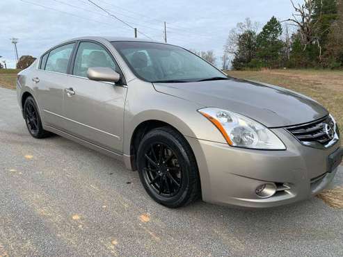 2012 Nissan Altima - cars & trucks - by owner - vehicle automotive... for sale in Riverdale, GA