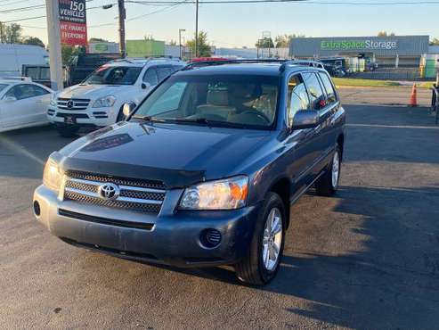 2006 TOYOTA HIGHLANDER HYBRID 3RD ROW 1 OWNER - cars & trucks - by... for sale in Morrisville, PA