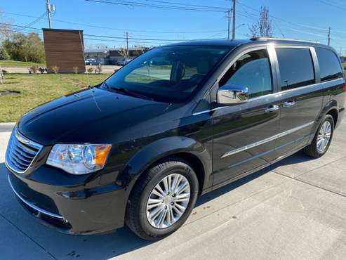 15 Chrysler Town and Country Touring L DVD - cars & trucks - by... for sale in mentor, OH