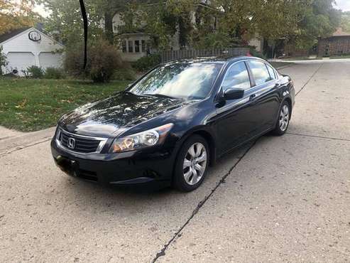 Fully loaded 2008 Honda Accord EXL 4cyl Super low miles! All records! for sale in Champaign, IL