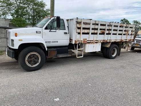 1998 GMC 19 Foot FlatBed Stake Body Lift gate Low Miles - cars & for sale in Massapequa, VA