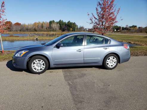 2012 Nissan Altima - cars & trucks - by owner - vehicle automotive... for sale in Gladstone, MI