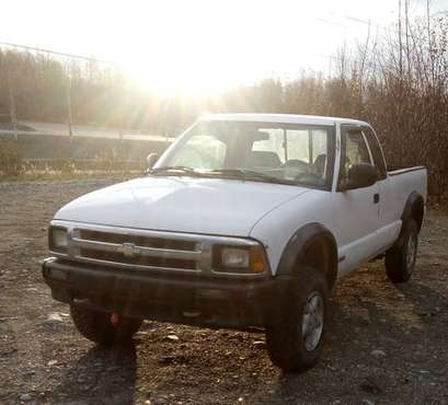 1997 Chevy S10 4wd Extended Cab Truck for sale in Wasilla, AK