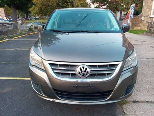 2010 Volkswagen Routan SEL-Auto Mini Van 8 passenger 3rd Row DVD -... for sale in Philadelphia, PA