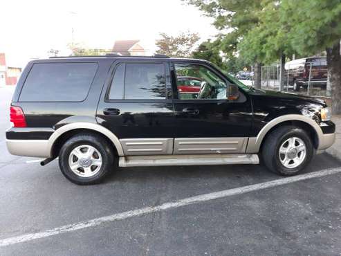 2004 ford expedition Eddie bauer for sale in Roosevelt, NY