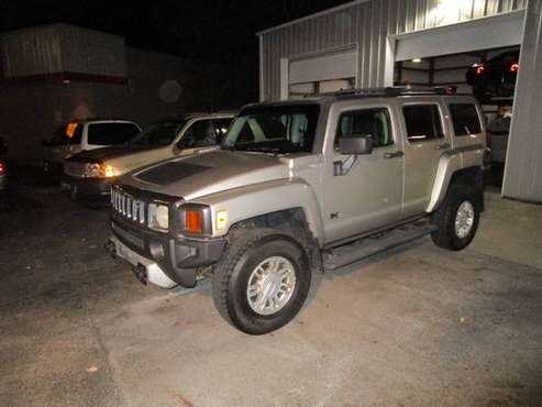 2008 Hummer H3 4x4 (excellent condition!!!) - cars & trucks - by... for sale in Columbus, OH