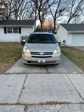 2005 Toyota Sienna XLE Limited - cars & trucks - by owner - vehicle... for sale in Madison, WI