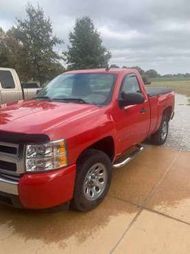 2008 Chevy Silverado w/low miles and excellent condition! for sale in Belleville, MO