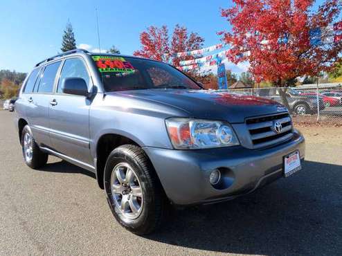 2005 TOYOTA HIGHLANDER WITH THIRD ROW SEATING.... CASH TALKS WE... for sale in Anderson, CA