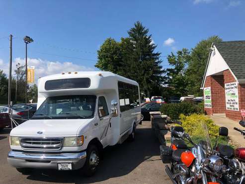 💥Ford HC Acc. Diesel Bus-Runs 100%One Owner/Super Deal💥 for sale in Youngstown, PA
