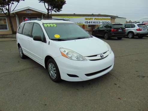 2010 TOYOTA SIENNA LE. TIMING CHAIN JUST REPLACED - cars & trucks -... for sale in Eugene, OR