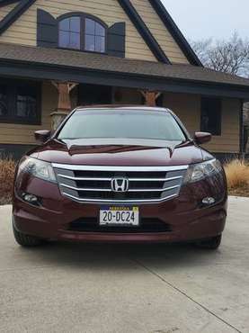Honda Crosstour 2012 - cars & trucks - by owner - vehicle automotive... for sale in Lincoln, NE