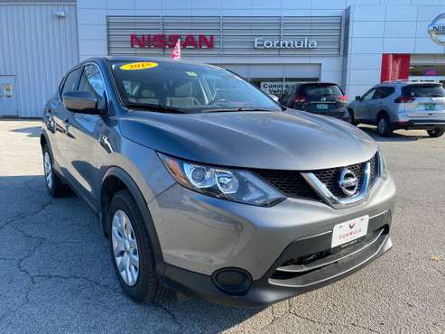 ~~~~~~~ 2018 Nissan Rogue Sport S SUV ~~~~~~~ - cars & trucks - by... for sale in BERLIN, VT