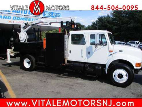 2000 International 4700 DT 4700 CRANE TRUCK CREW CAB - cars & trucks... for sale in South Amboy, CT
